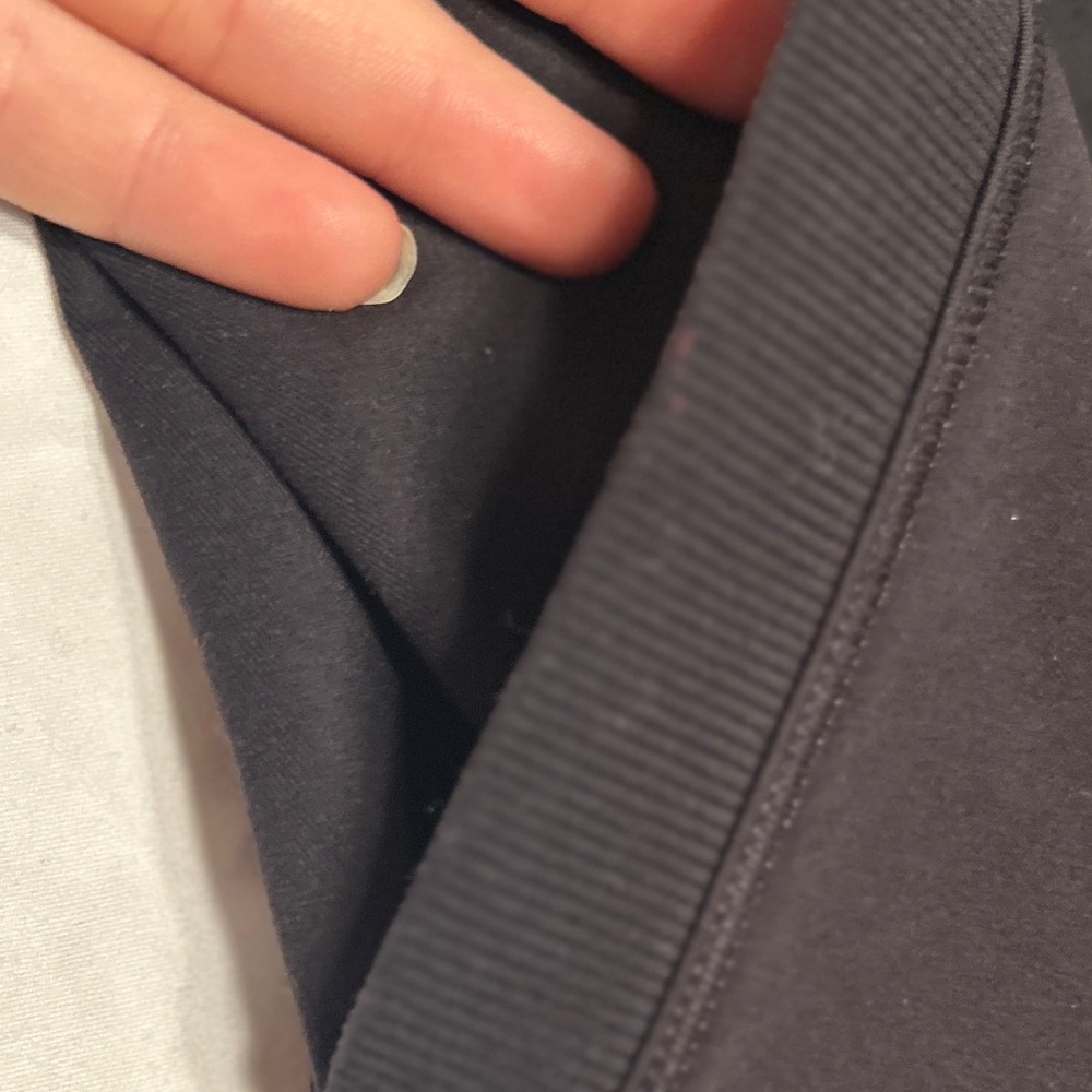 |lululemon| Black Pocketed Capri Leggings Size 10 - Picture 3 of 5